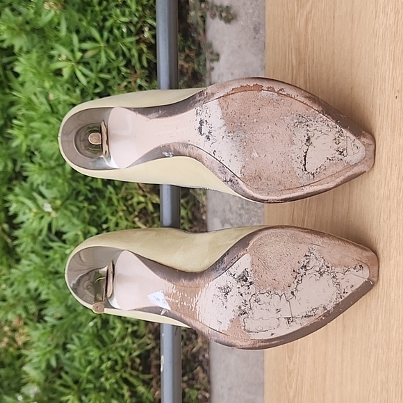 SALVATORE FERRAGAMO suede peep toe heels Size 6 - Picture 8 of 13